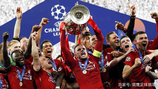 科曼称赞阿尔克马尔19岁中场斯密特：他身上的特质像佩德里（科曼：阿尔克马尔19岁中场斯密特的特质让我想起佩德里）