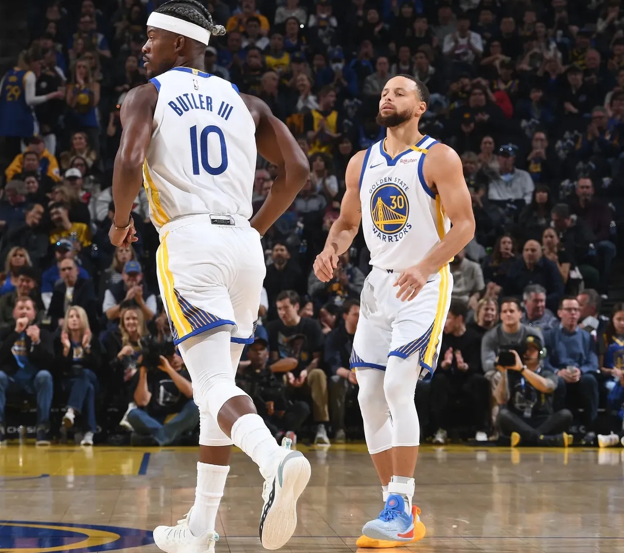 记者：今年是浙江队的过渡赛季，明年球队将重新组建（记者：浙江队本季处于过渡期，明年计划重组）