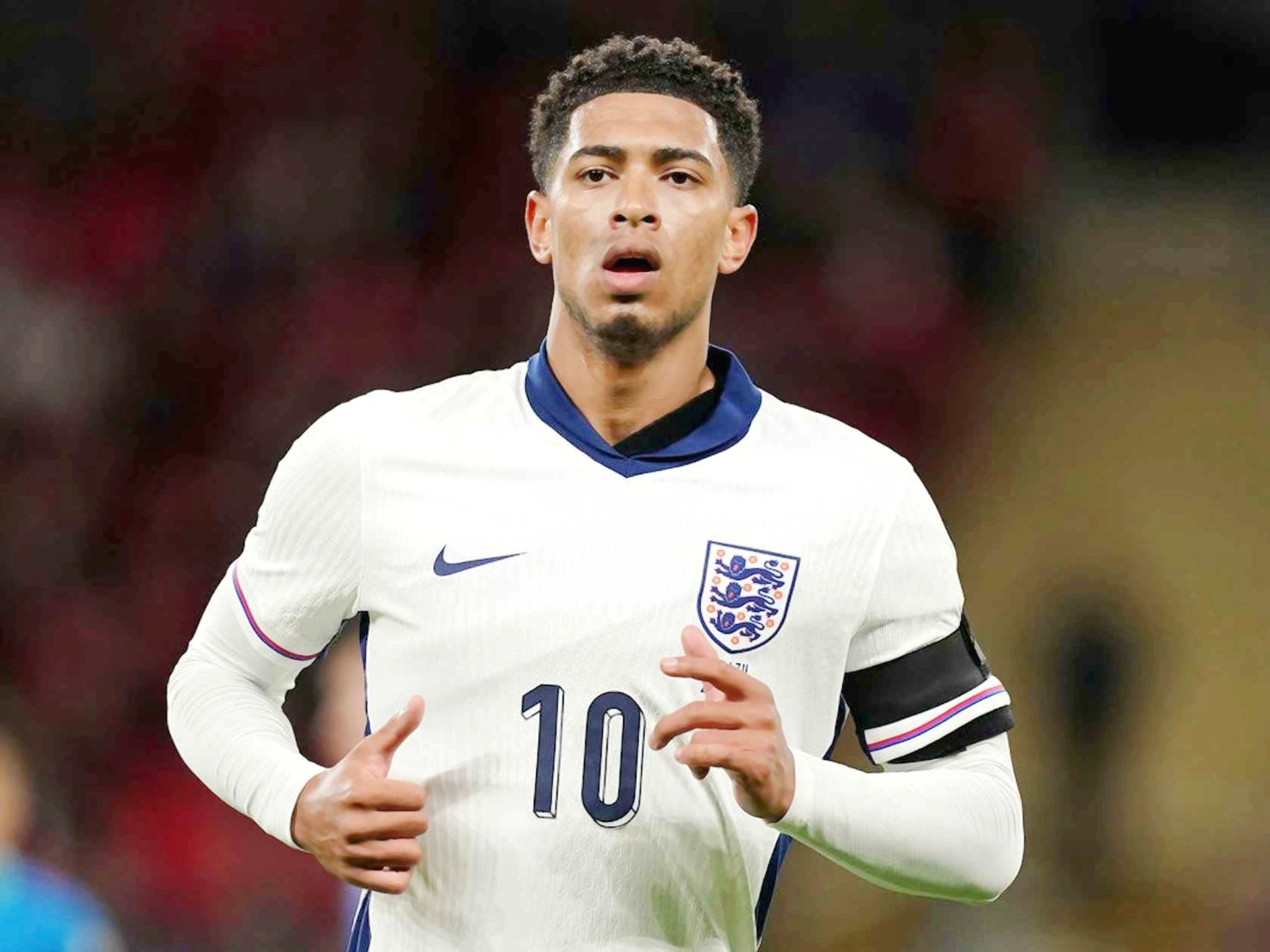 36岁中国短跑名将苏炳添社媒发布长文，宣布自己正式退役（苏炳添36岁在社交平台以长文告别赛场，官宣退役）