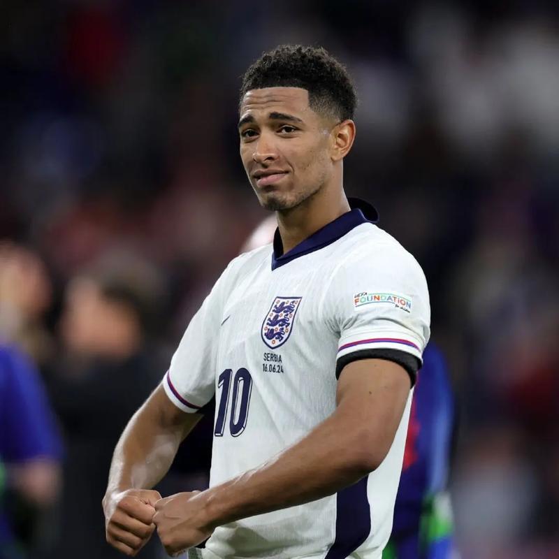 张琳艳身穿阿根廷2026世界杯球衣：期待在美加墨见到梅西（张琳艳身披阿根廷2026世界杯战袍：盼在美加墨与梅西相见）