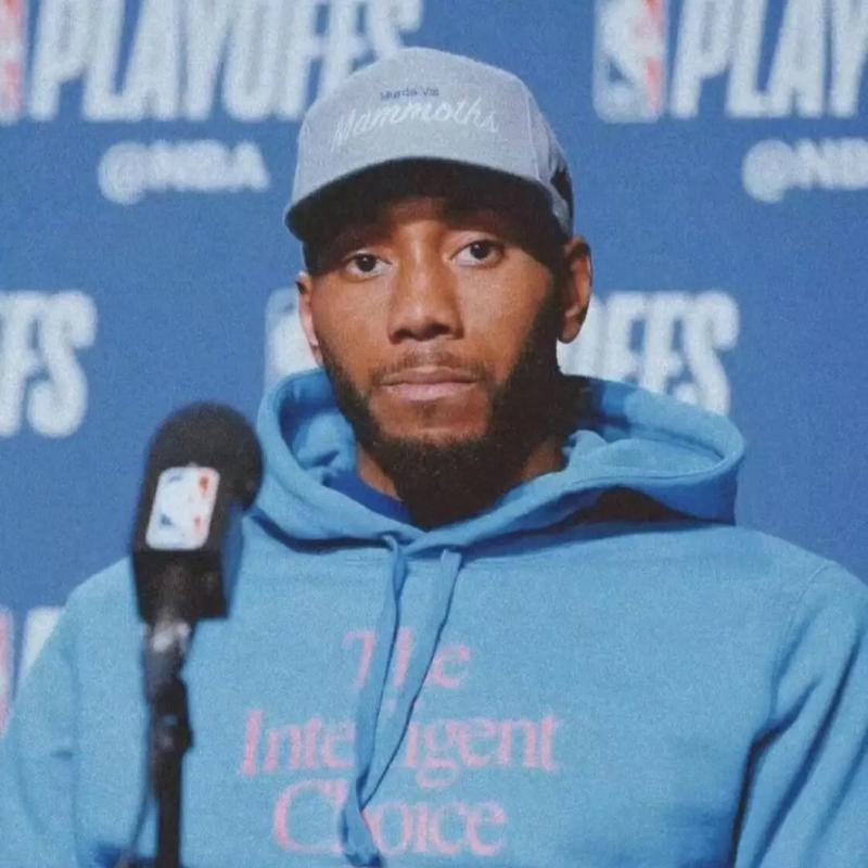 开局平推！佩雷拉1分20秒TKO安卡拉耶夫，重夺轻重量级世界冠军（1分20秒速胜！佩雷拉TKO安卡拉耶夫，重登轻重量级王座）