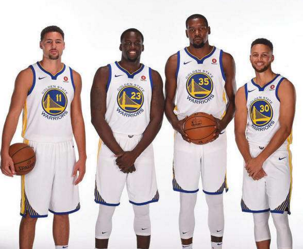 澳超半场：维尔格斯空门破僵，墨尔本胜利暂1-0阿德莱德联（澳超半场战报：维尔格斯空门先拔头筹，墨尔本胜利暂以1-0领先阿德莱德联）