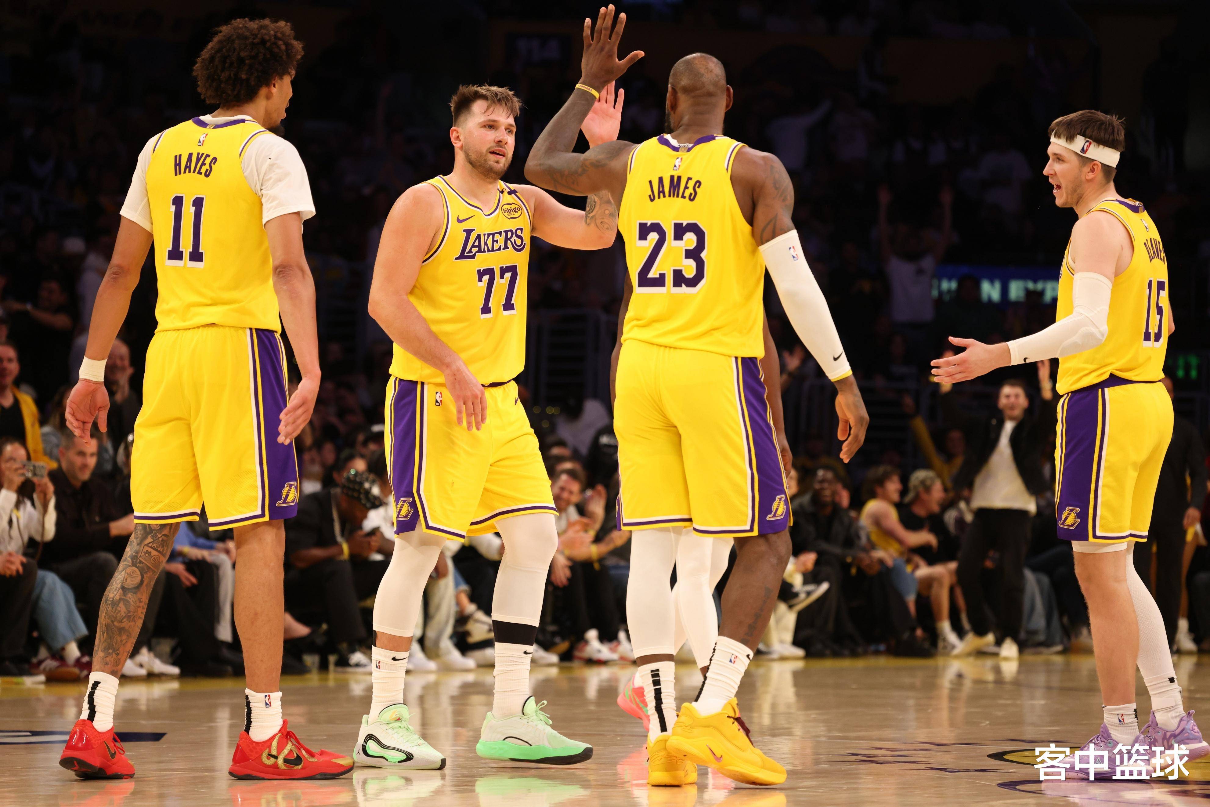 水晶宫2：1客胜富勒姆，沃顿助攻一脚出球惊艳（水晶宫客场2-1力克富勒姆，沃顿妙传惊艳全场）