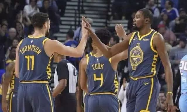 爆冷！凯尔特人138-129击败魔术，霍华德空砍30分难救主（冷门！凯尔特人138-129力擒魔术，霍华德轰30分仍难挽败局）