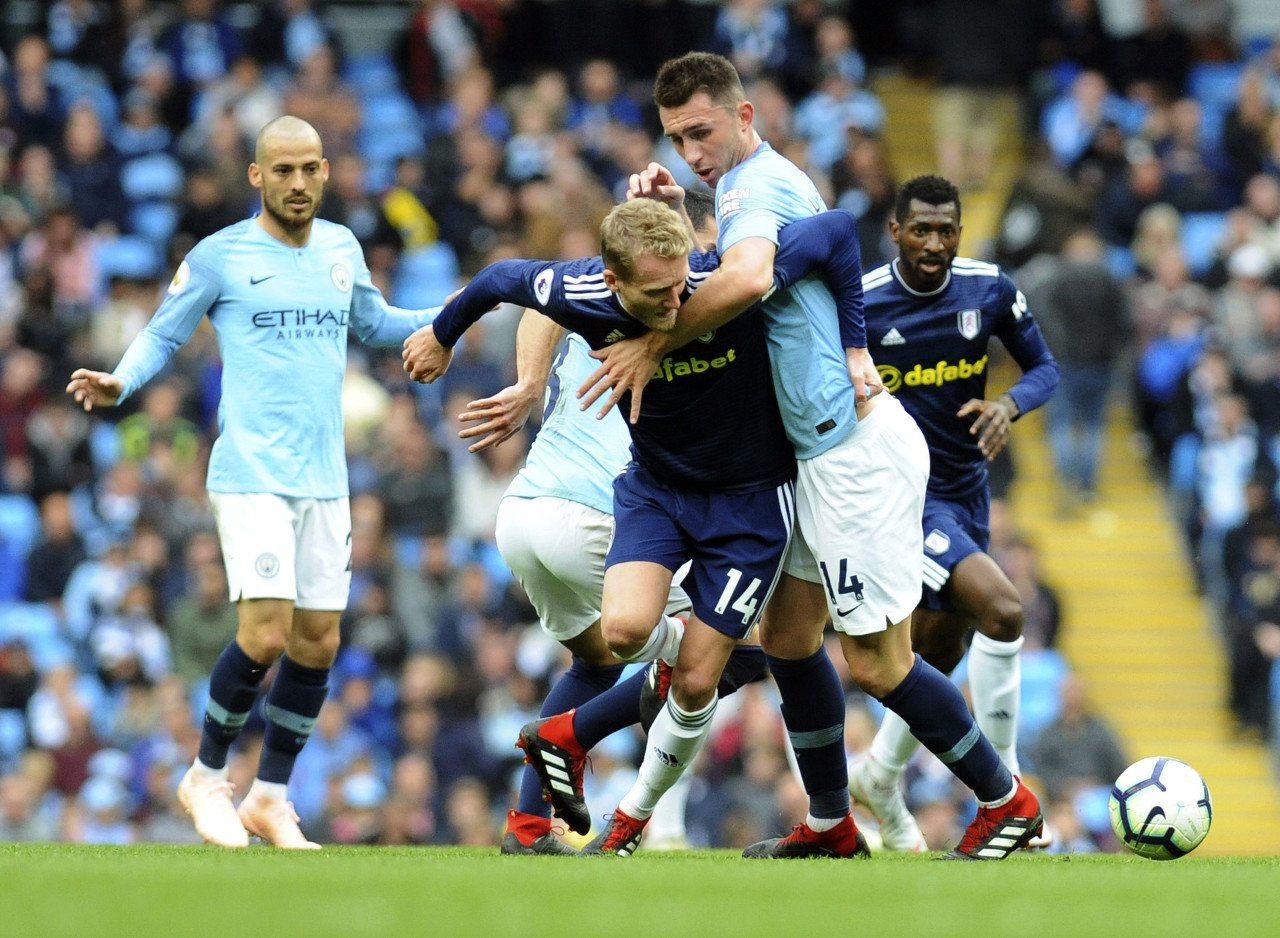 国米0比1利物浦遭欧冠两连败，VAR判点致胜（VAR判罚点球成关键，国米0-1不敌利物浦遭欧冠两连败）