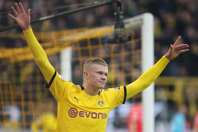 长传精准到像遥控（长传如遥控般精准）