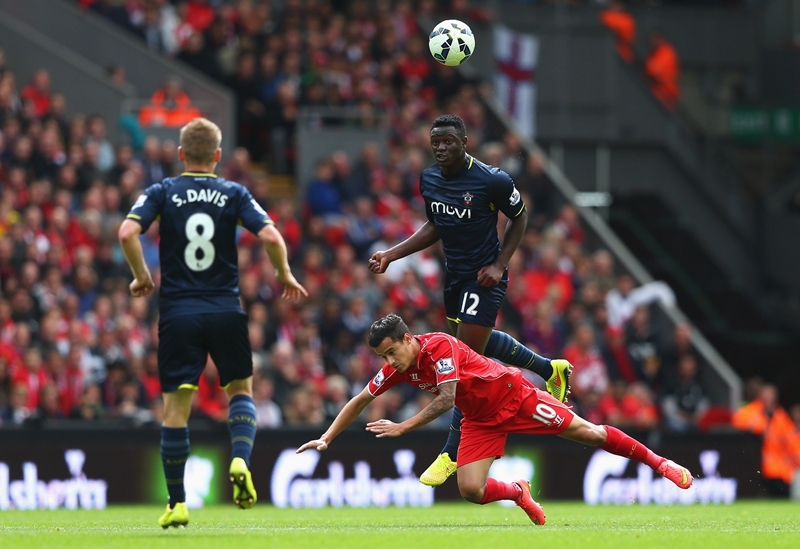 山东男篮上半场强势领先（山东男篮半场占据明显优势）