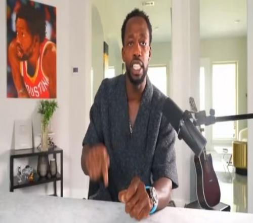 纳瓦斯：退役前一年因髋关节问题我甚至无法陪孩子们散步（纳瓦斯回忆：退役前一年髋伤缠身，连陪孩子散步都做不到）