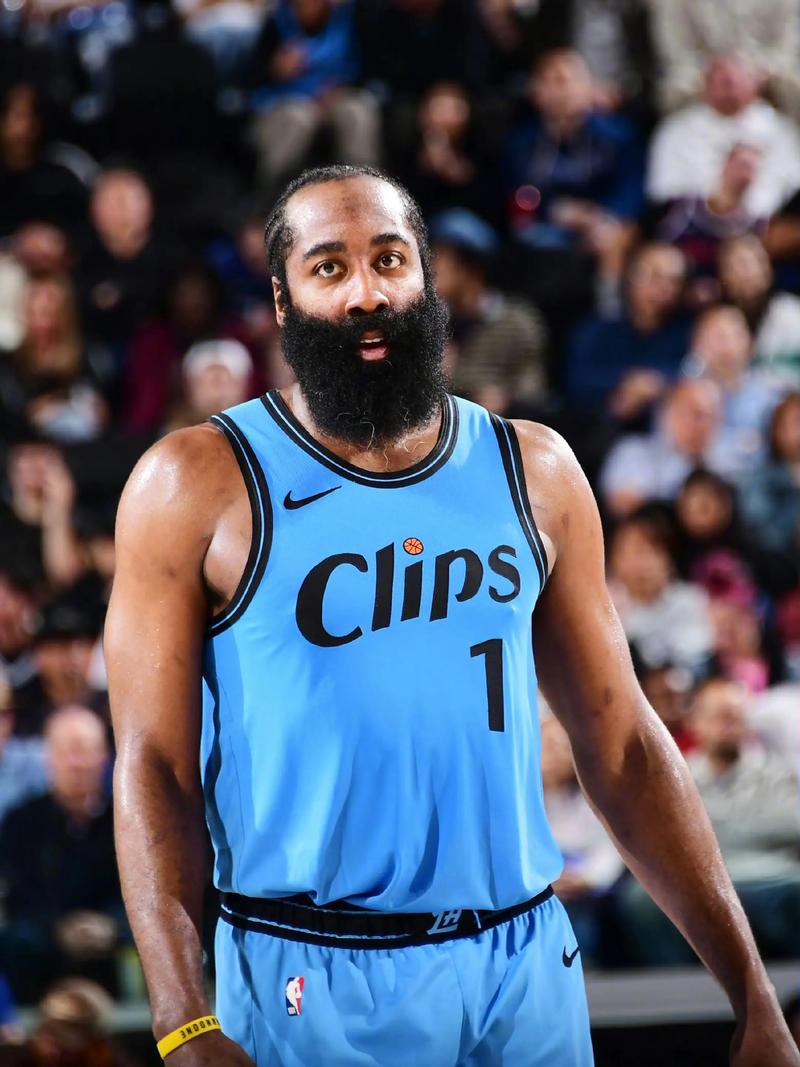 记者：吉乌今天飞往桑德兰，未来24小时内接受体检（记者：吉乌今日启程飞往桑德兰，预计24小时内接受体检）